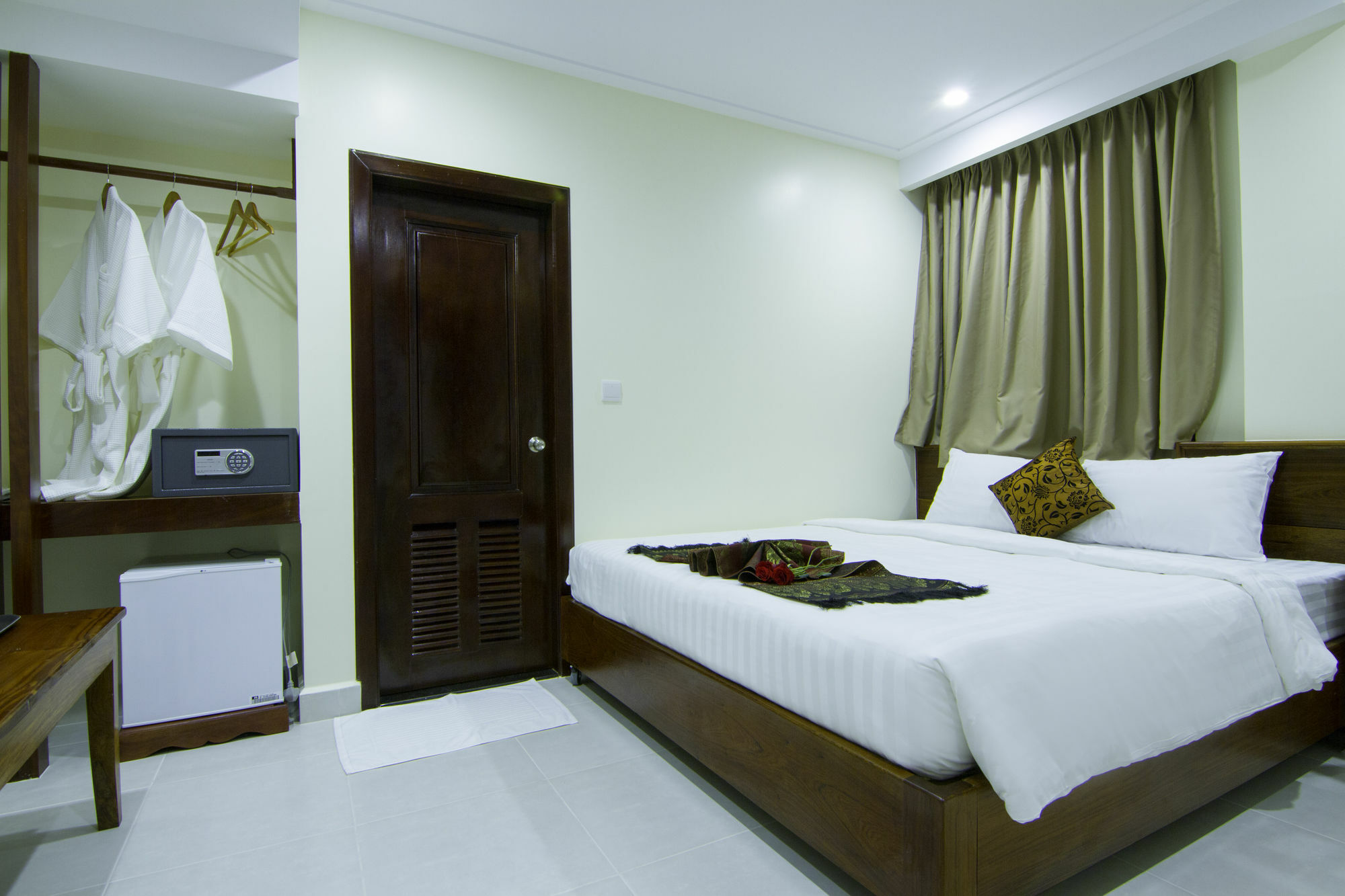 Rose Emerald Hotel Phnom Penh Dış mekan fotoğraf