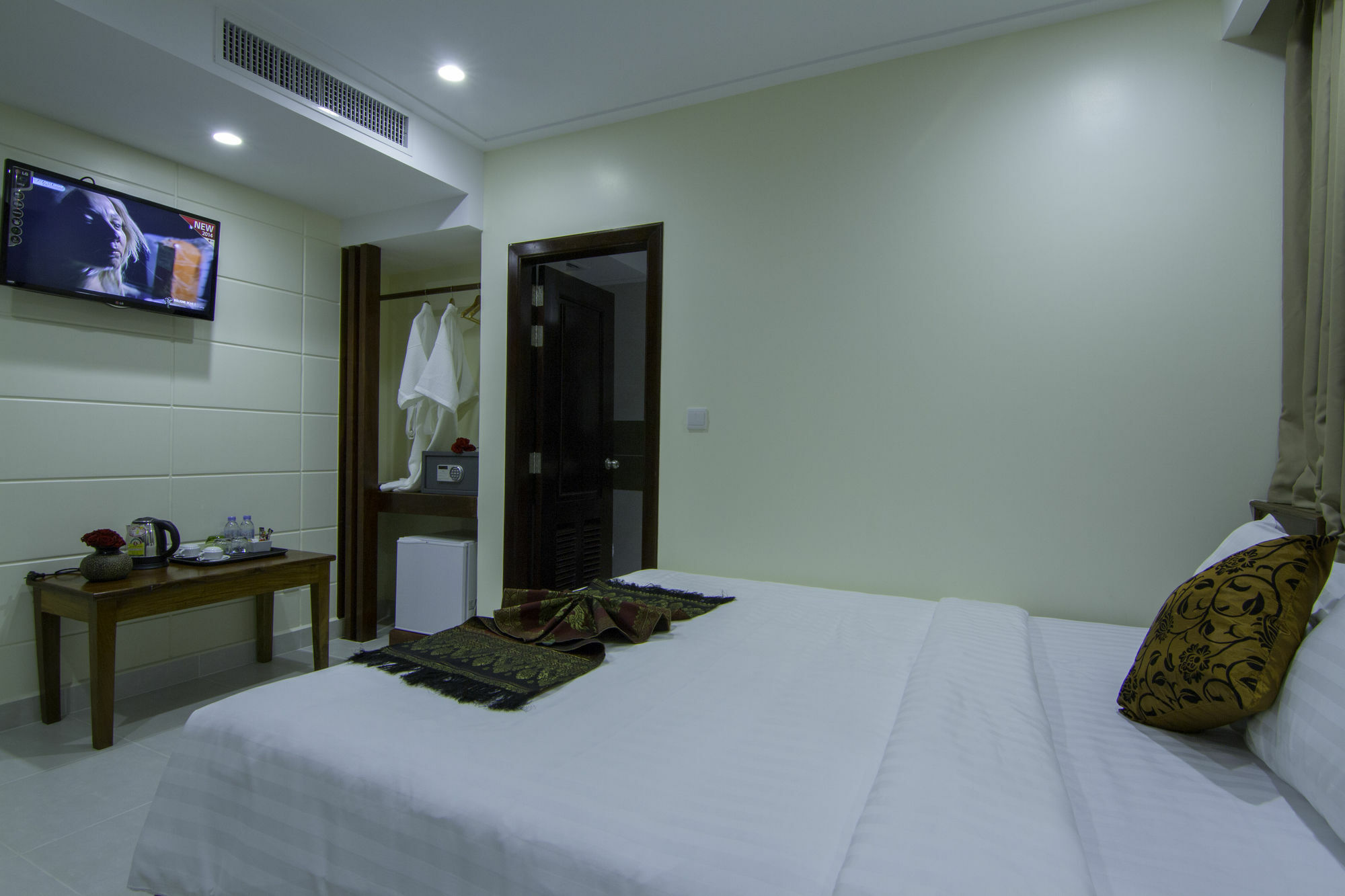 Rose Emerald Hotel Phnom Penh Dış mekan fotoğraf