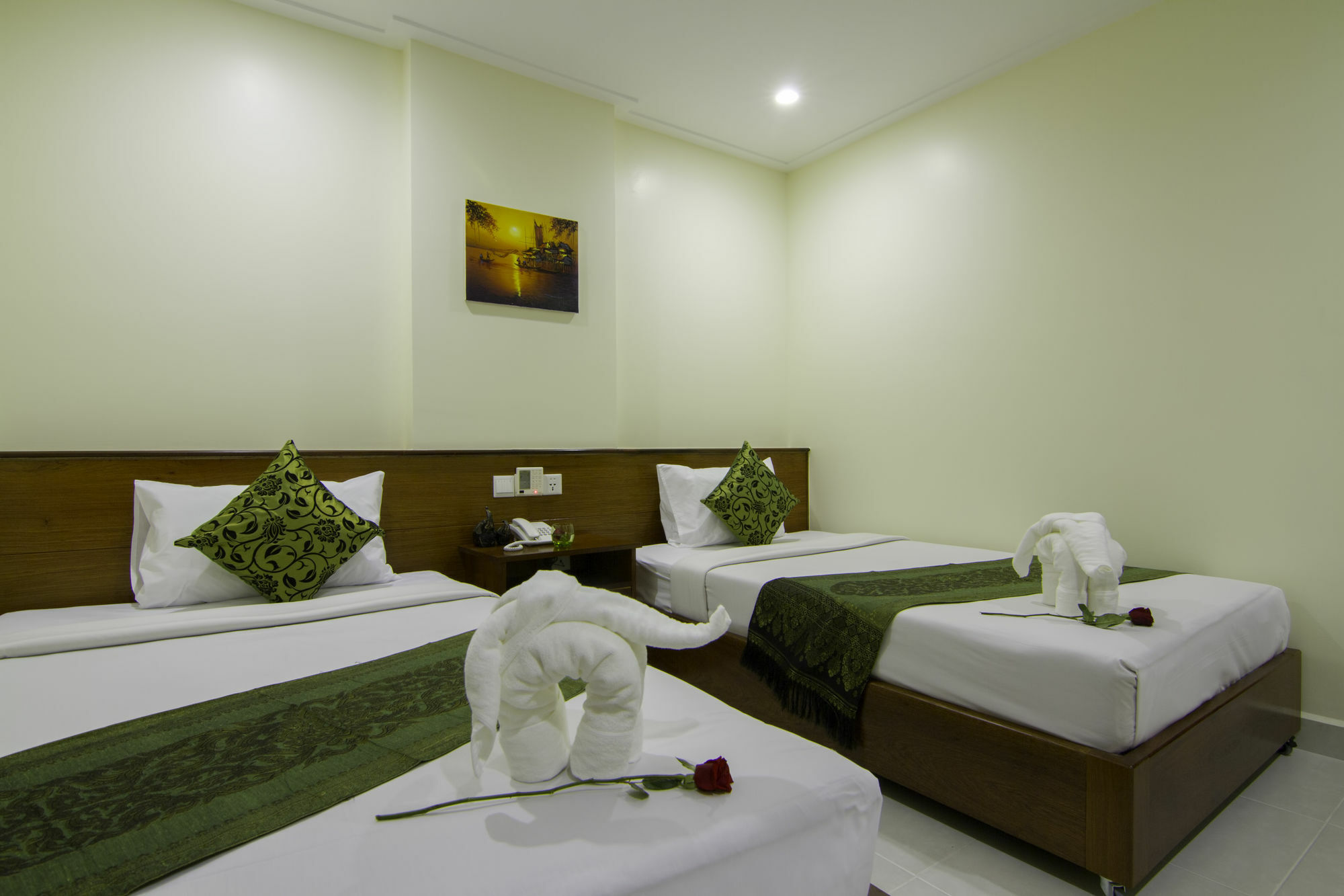 Rose Emerald Hotel Phnom Penh Dış mekan fotoğraf